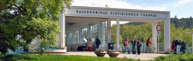 Lazne Piestany - nejvetsi termalni lazne na Slovensku nabizeji lazenske pobyty, zamerene predevsim na pohybove ustroji